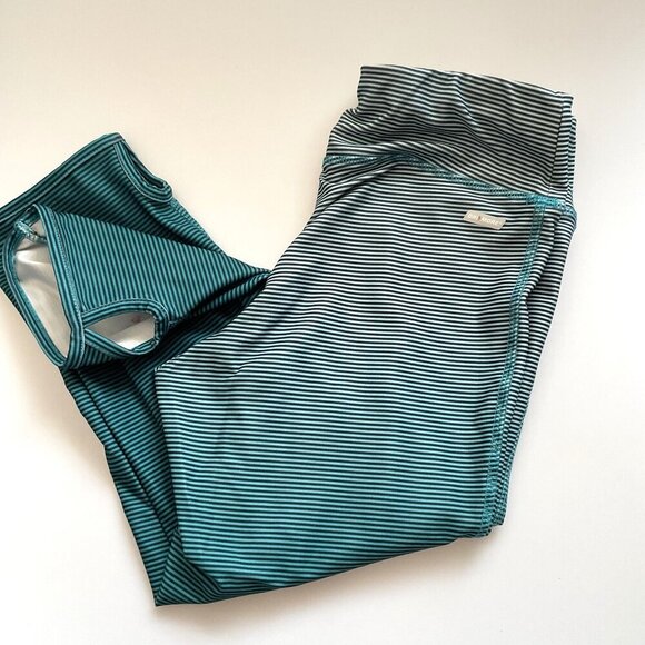 DANSKIN NOW FITTED DRI-MORE OMBRE CAPRI LEGGINGS ACTIVEWEAR - Picture 2 of 10